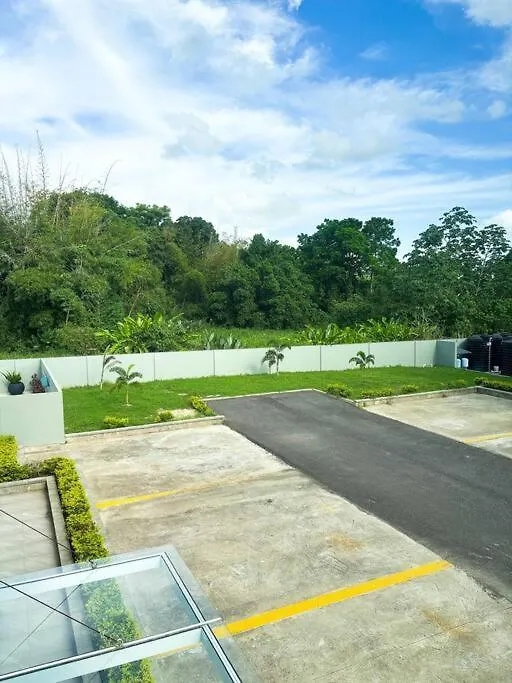 Lux Casa Tt- Stylish 2 Bedroom Condo With Pool Piarco