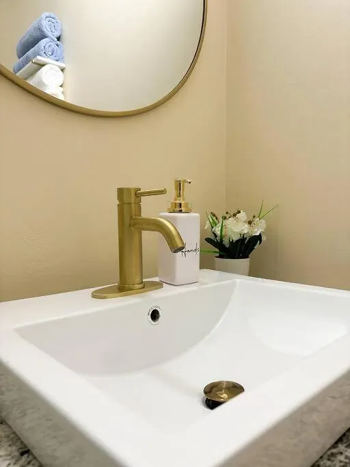 Apartment Lux Casa Tt- Stylish 2 Bedroom Condo With Pool Piarco