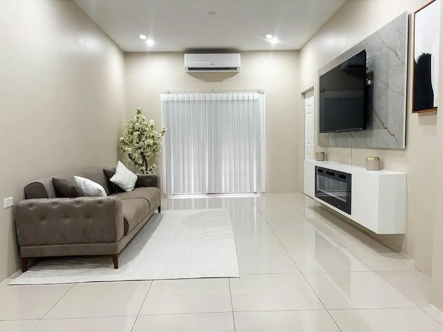 Lux Casa Tt- Stylish 2 Bedroom Condo With Pool Piarco